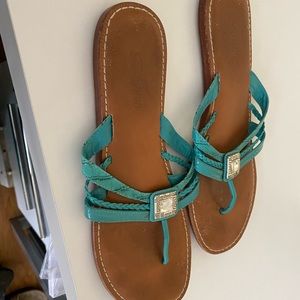 Size 8.5 Brighten sandals, be ready for summer!
